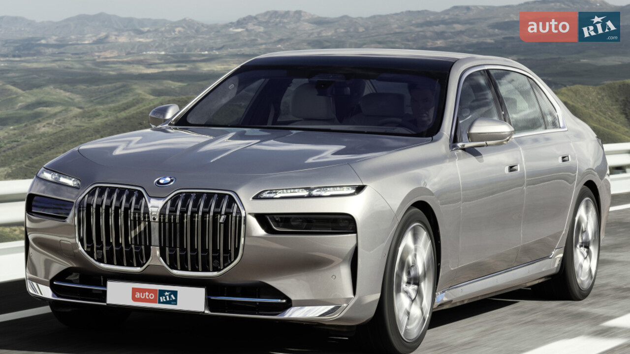 Новый BMW i7 G70 седан - фото 4