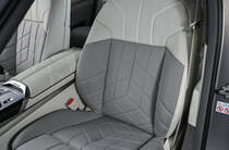 Новый BMW i7 G70 седан - фото 12