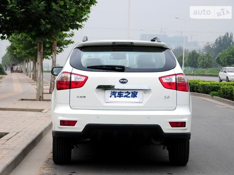 BYD S6