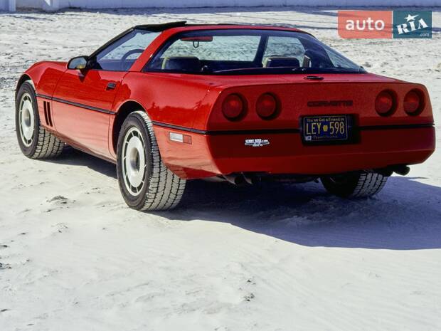 AUTO.RIA – Chevrolet Corvette Купе 1984-1990 — модифікації та