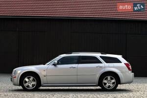 Chrysler 300 I поколение Универсал