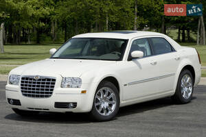 Chrysler 300 I поколение Седан