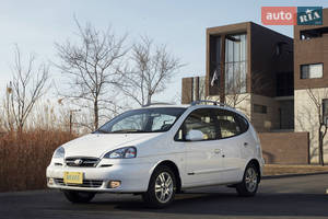 Daewoo rezzo I покоління Мінівен