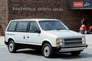 Dodge caravan І поколение Минивэн