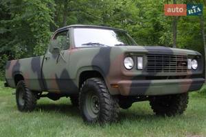 Dodge m-880 I покоління Пікап