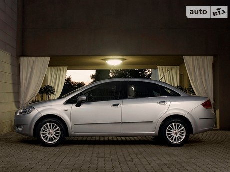 Fiat Linea 1.4 MT (77 л.с.) 2010