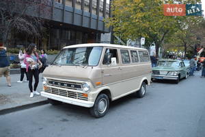 Ford econoline II покоління Фургон
