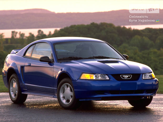 Ford Mustang IV поколение (FL) Купе