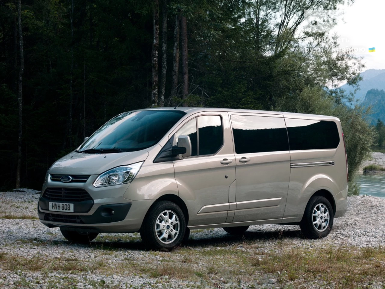 Ford Transit Custom Amb Plus