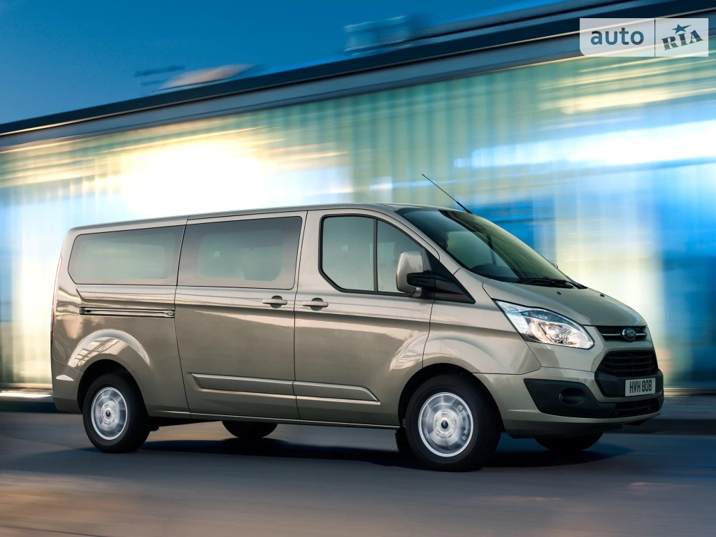 Ford Transit Custom Amb Plus