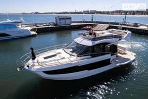 Galeon 440-fly I поколение Яхта моторная