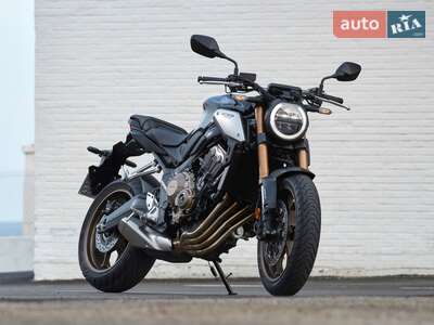 Honda CB 650R Base E-Clutch (94 к.с.) 2026