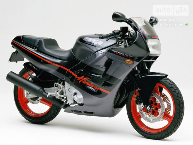 Honda CBR 400R І поколение Мотоцикл