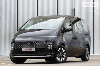 Hyundai Staria 2025 Top