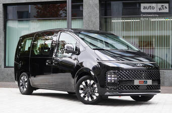 Hyundai Staria 2025 Top