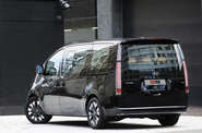 Hyundai Staria Top