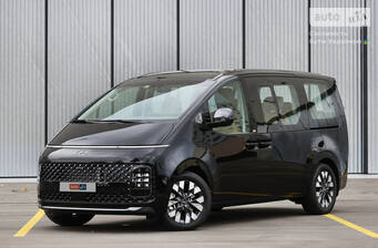 Hyundai Staria 2025 Top