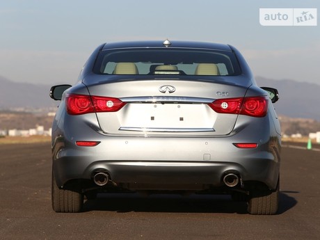 M37 Infiniti M37