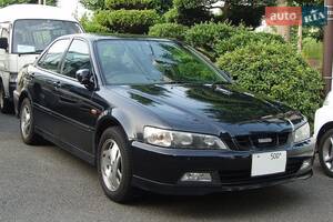 Isuzu aska IV покоління Седан