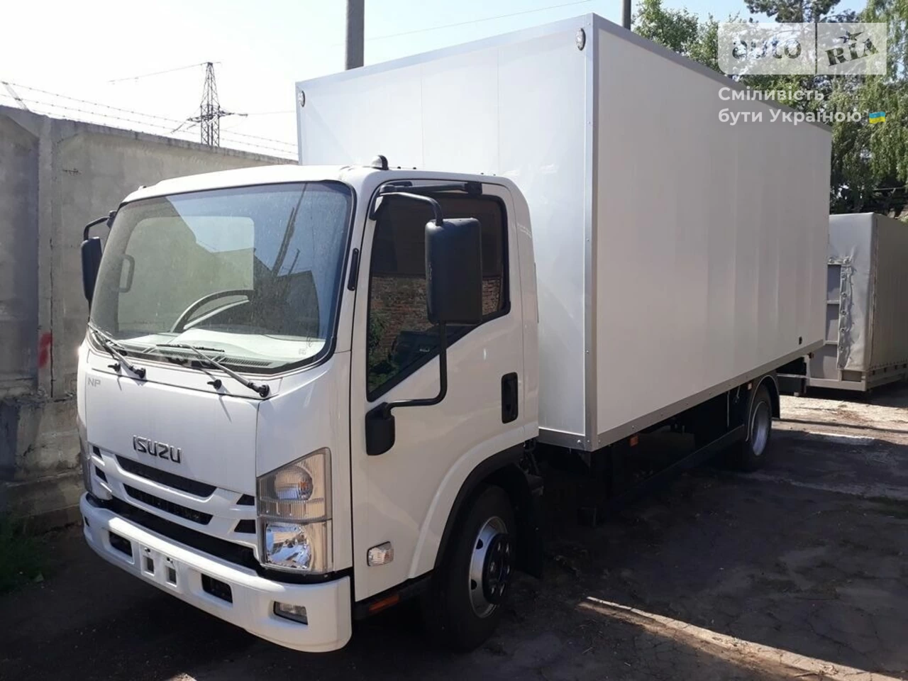 Isuzu NPR Base