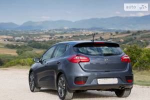 Kia ceed II покоління (FL) Хетчбек