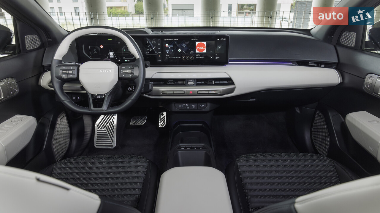 Kia EV4 1 поколение хэтчбек - фото 3