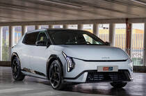 Kia EV4 1 поколение хэтчбек - фото 8