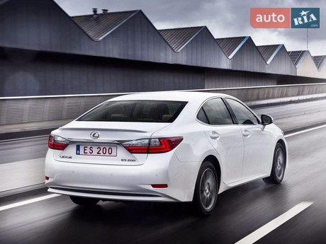 ES Lexus ES