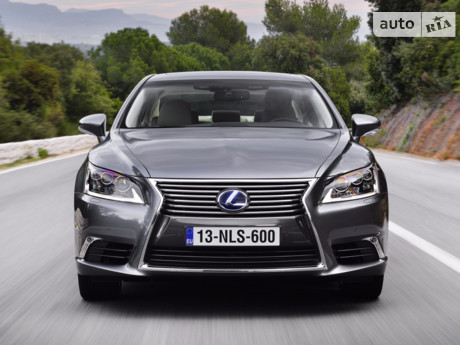 Lexus LS