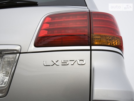 Lexus LX 2000