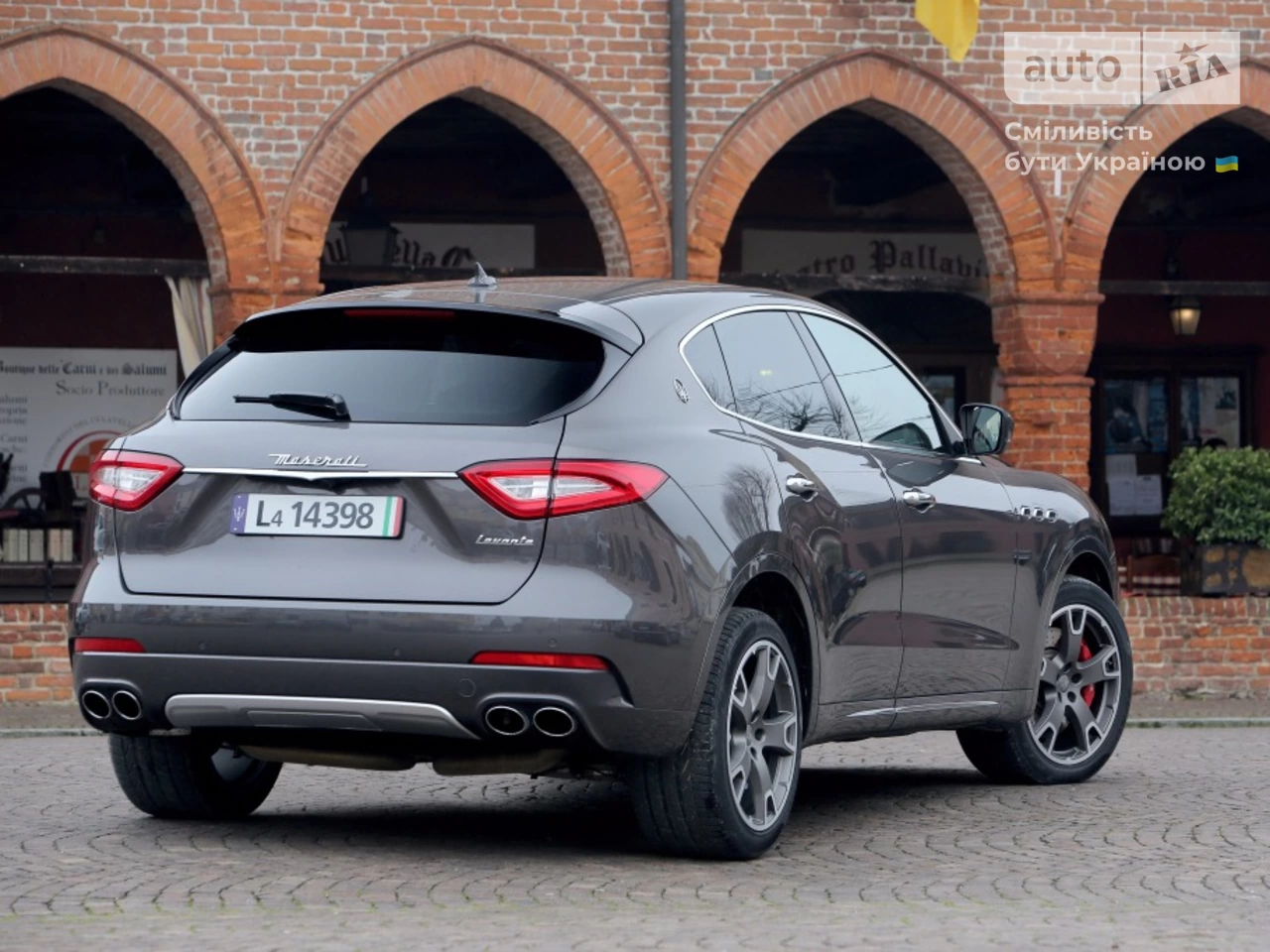 Maserati Levante Base