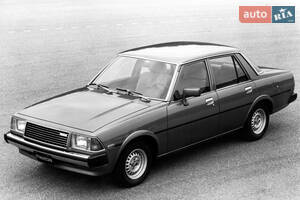 Mazda 626 I поколение Седан