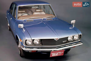 Mazda capella II поколение Седан