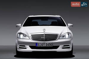 Mercedes-Benz 1824 I поколение Седан