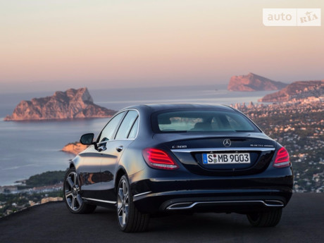 Mercedes-Benz C-Class 2011