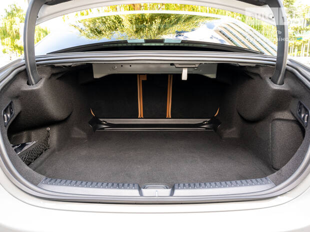 Mercedes-Benz E-Class 2024