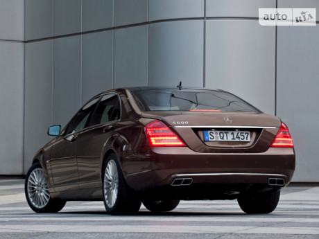 Mercedes-Benz S-Class 2000