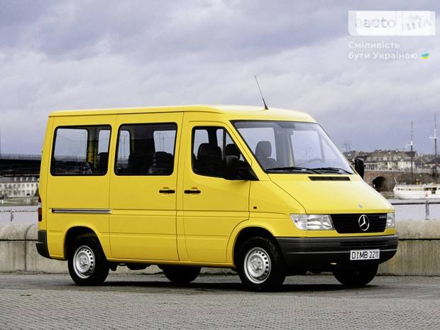 Mercedes-Benz Sprinter W901/W904 Мікроавтобус