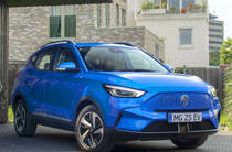 MG ZS EV LUX