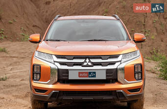 Мітсубісі АСХ II покоління Кроссовер