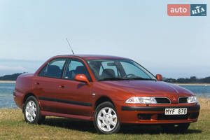 Mitsubishi carisma I покоління (FL) Седан