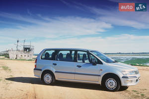 Mitsubishi nimbus I покоління Мінівен