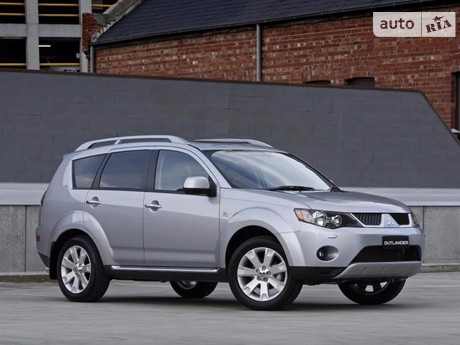 Mitsubishi Outlander XL