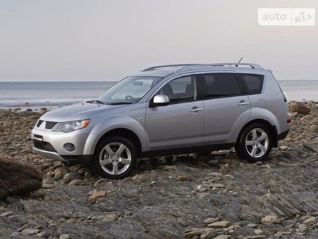 Mitsubishi Outlander XL 2011