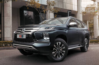 Mitsubishi Pajero Sport 2025 Instyle
