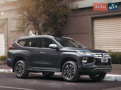 Mitsubishi Pajero Sport 2025 Instyle