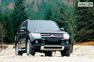 Mitsubishi pajero IV покоління Позашляховик