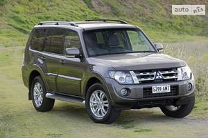 Mitsubishi pajero IV покоління (FL) Позашляховик