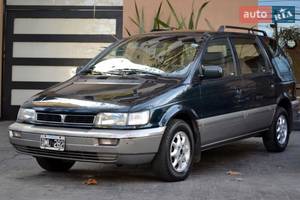 Mitsubishi santamo I покоління Мінівен