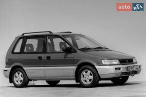 Mitsubishi space-runner I покоління Мінівен